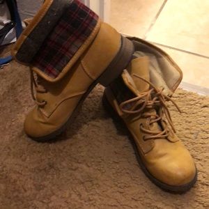 Boots with plaid